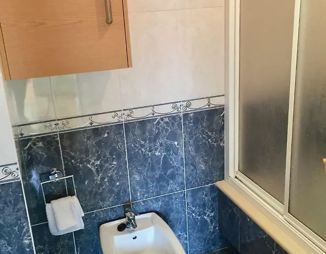 Atico Luadas 칼다스 데 레이스